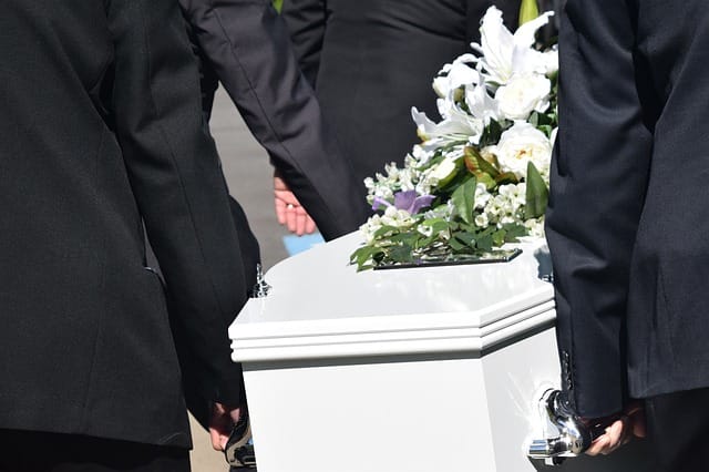 Cuánto tiempo puede pasar desde el momento de la muerte hasta el funeral