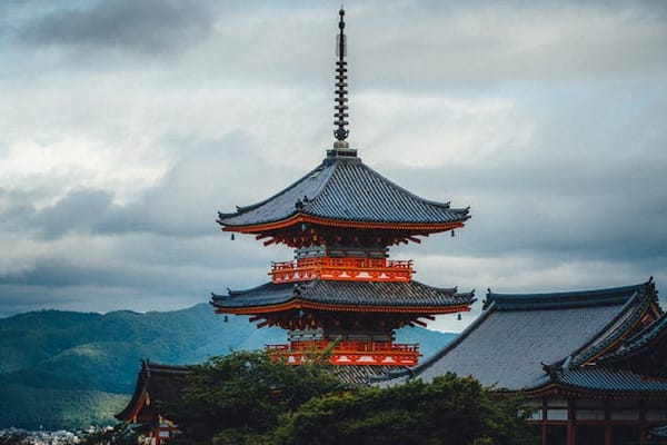 Cómo son los entierros en Japón: tradición, ritual y modernidad